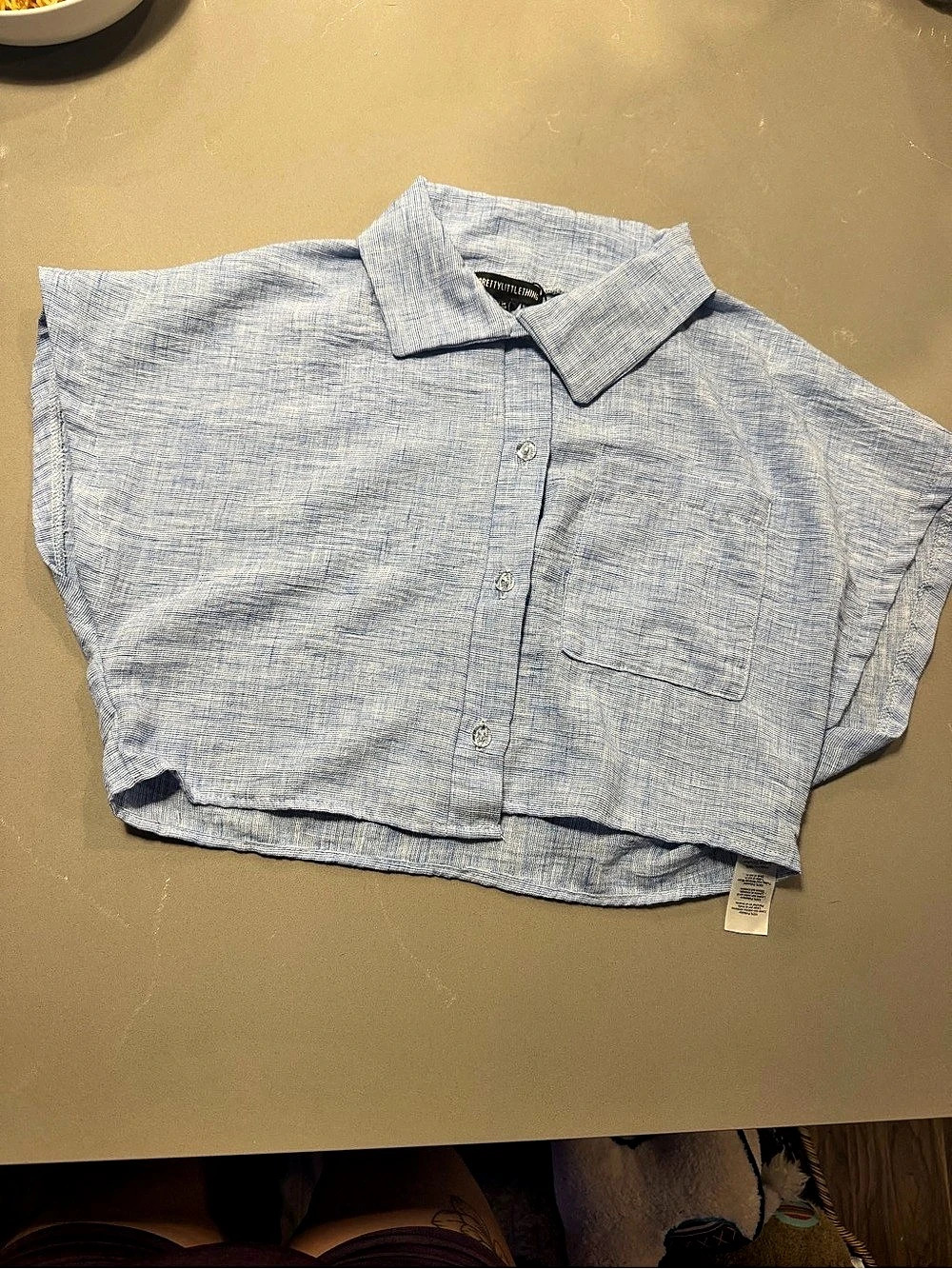 PrettyLittleThing Cropped Button Down